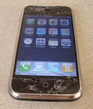 Get Cash For Your Old Iphone - Iphone Broken Screen 1