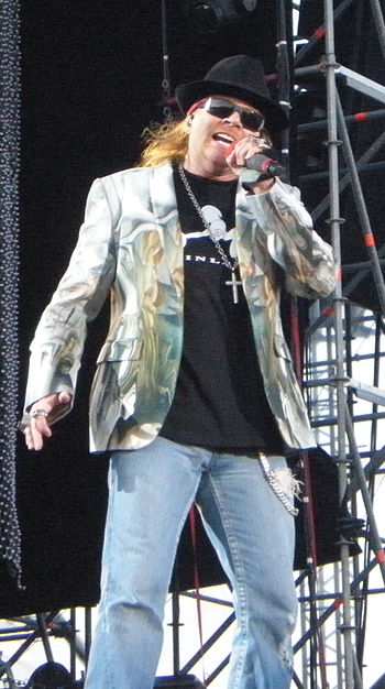 Axl Rose Live With Guns N' Roses In Helsinki O...