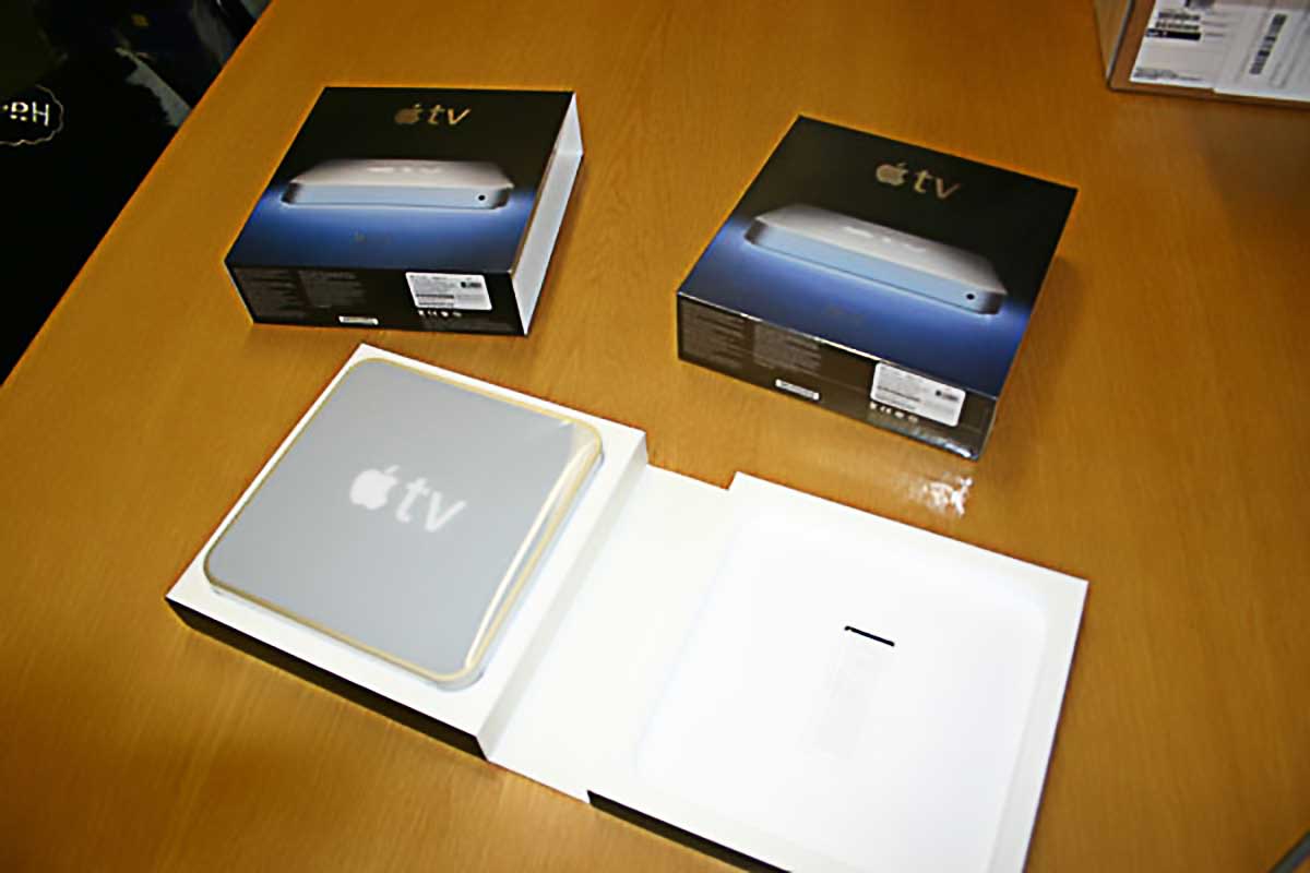 First Generation Apple TV Review - Is Apple's New TV Product Worth It? (2007)