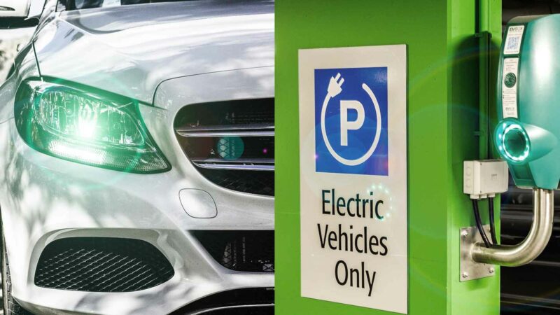 E-Cars: Electric & Hybrid Cars