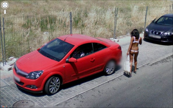 Google Street View: Hokker Next To Red Car