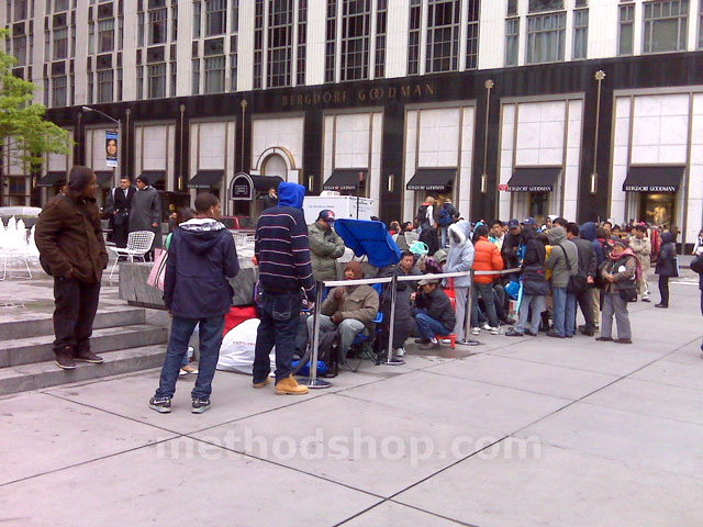 Iphone 3G Line At Apple Store