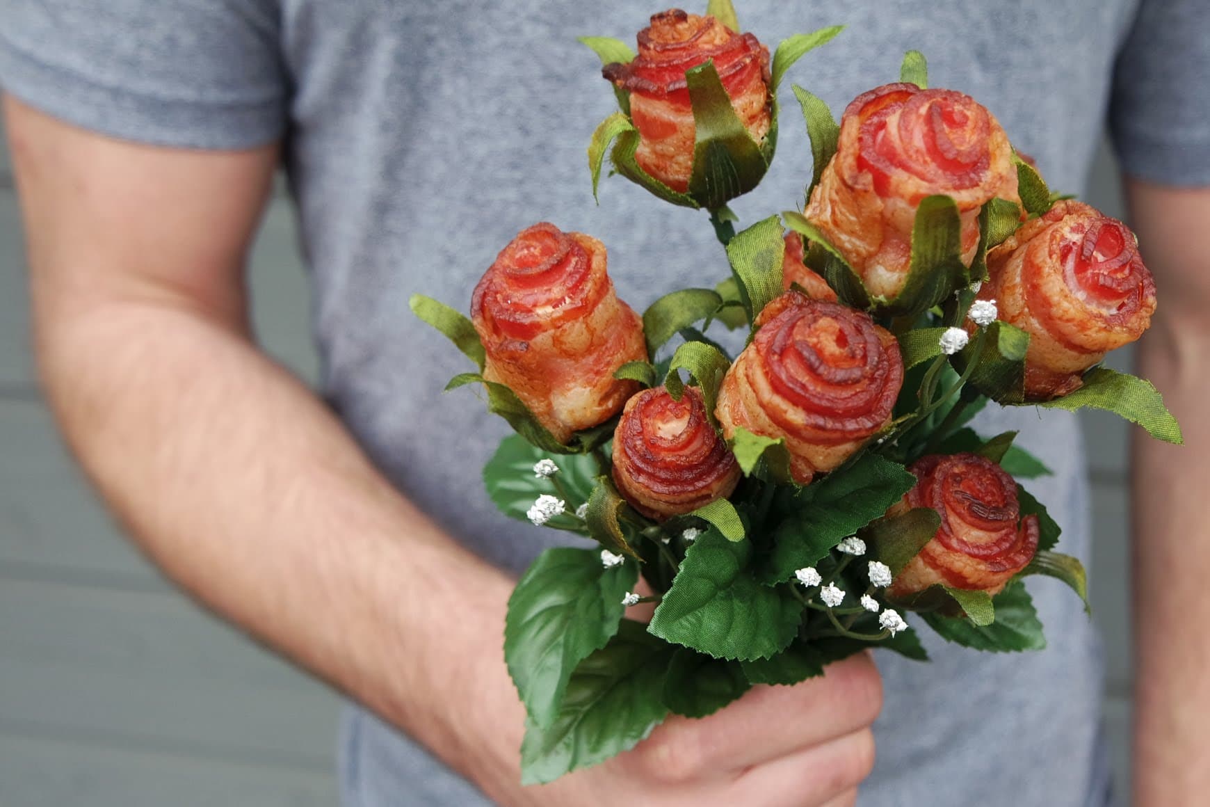 How To Make Bacon Roses: A Delicious And Romantic Bacon Gift Idea