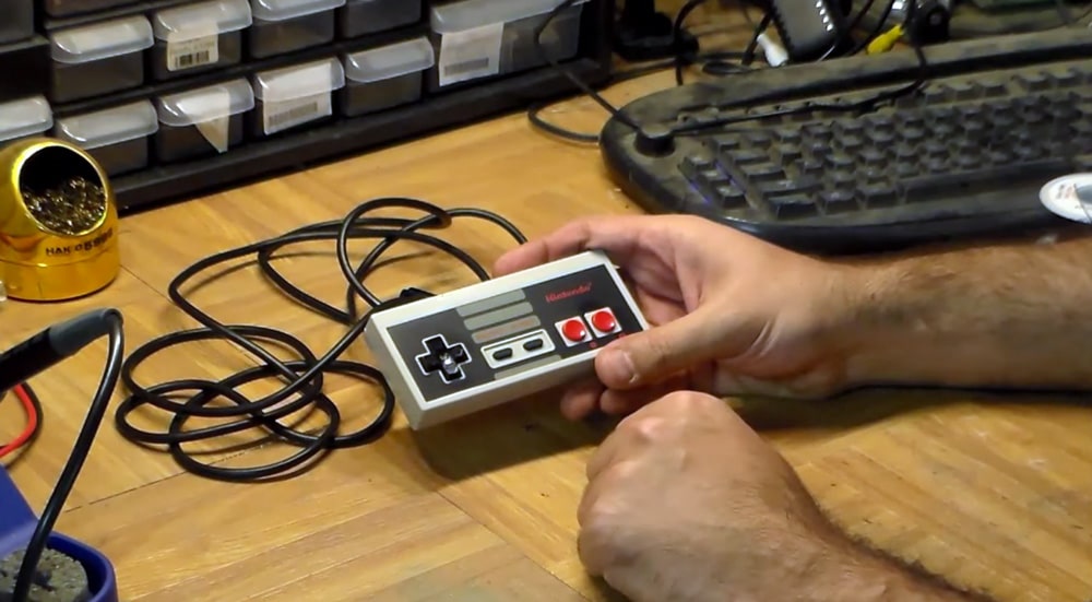 VIDEO: Dissecting Nintendo's NES Controller