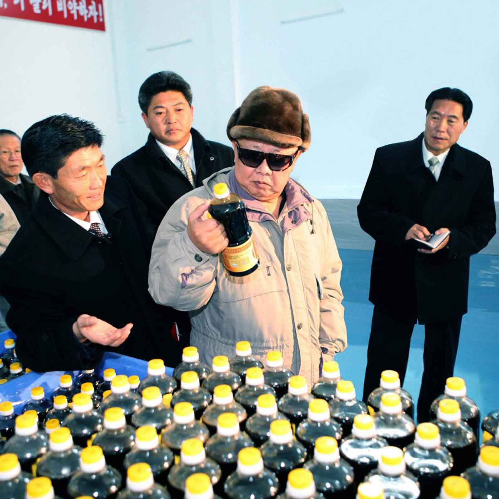 The Tumblr Blog "Kim Jong-Il Looking at Things" Is Simple Yet Fascinating
