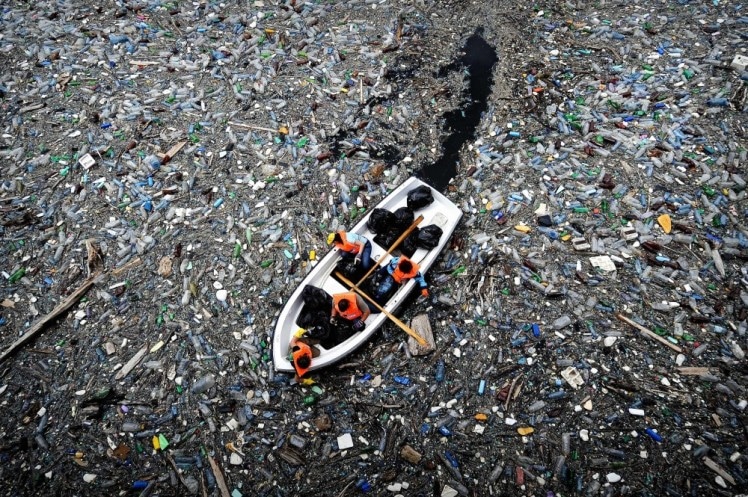 Pollution-Plastic-Island