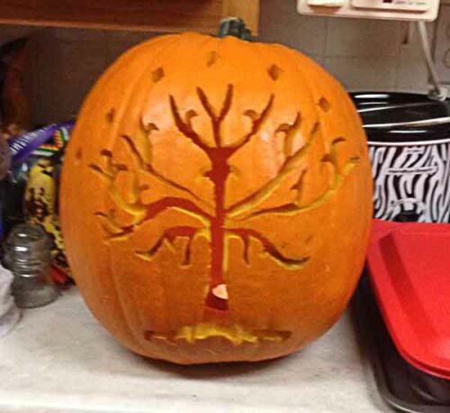 6 Nerdy Pumpkin Carving Ideas For Sci-Fi Fans (With Carving Templates)