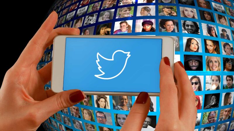 Smartphone Using Twitter Social Media