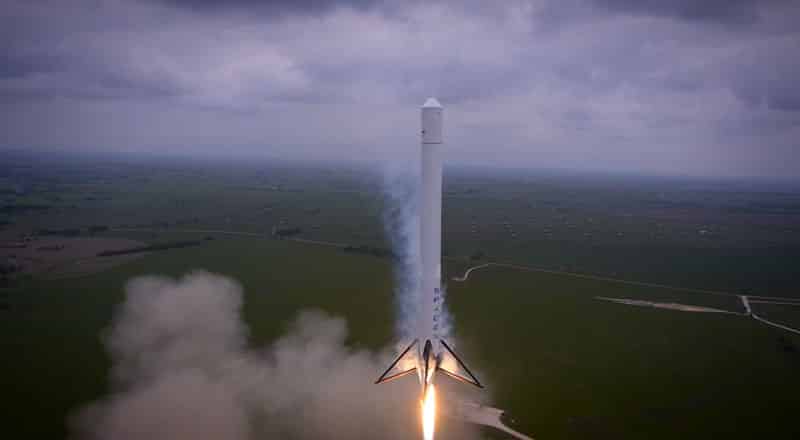 Drone Shoots Amazing Footage of SpaceX Rocket Launch (2014)