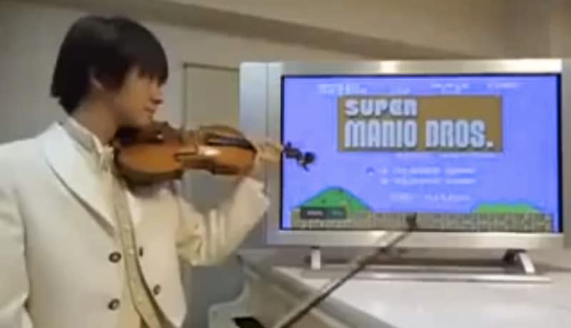 Amazing violinist plays every sound from Super Mario Bros